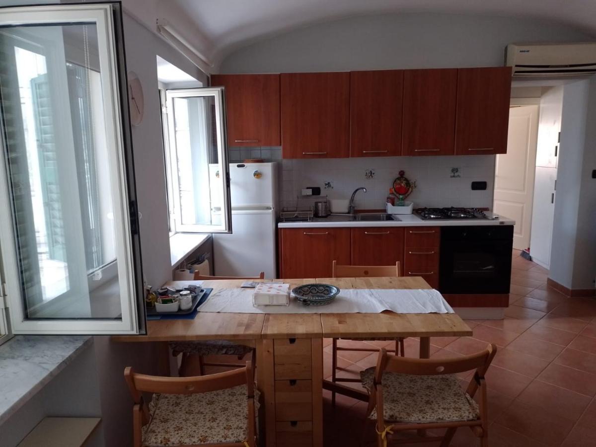 Uno Sguardo Sui Tetti Apartment Naples Exterior photo
